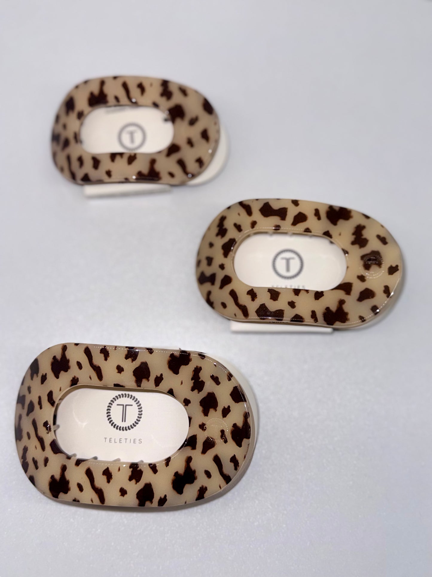 Teleties Flat Round Hair Clip Blonde Tortoise