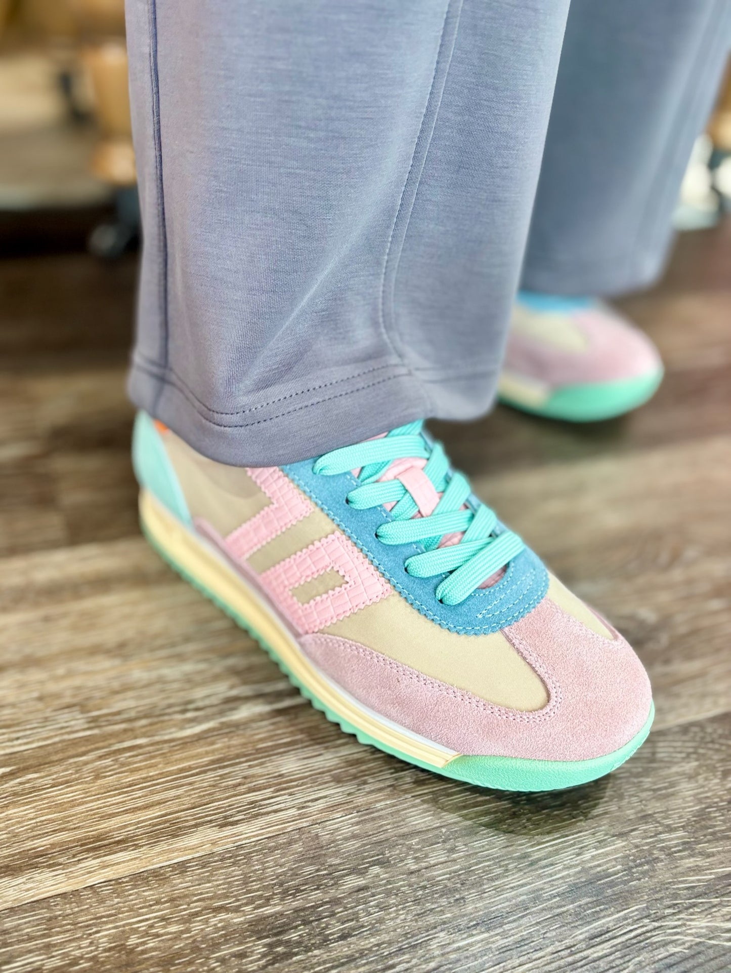 Back 70 Barkley Jogger in Multi Pink Green Sneaker