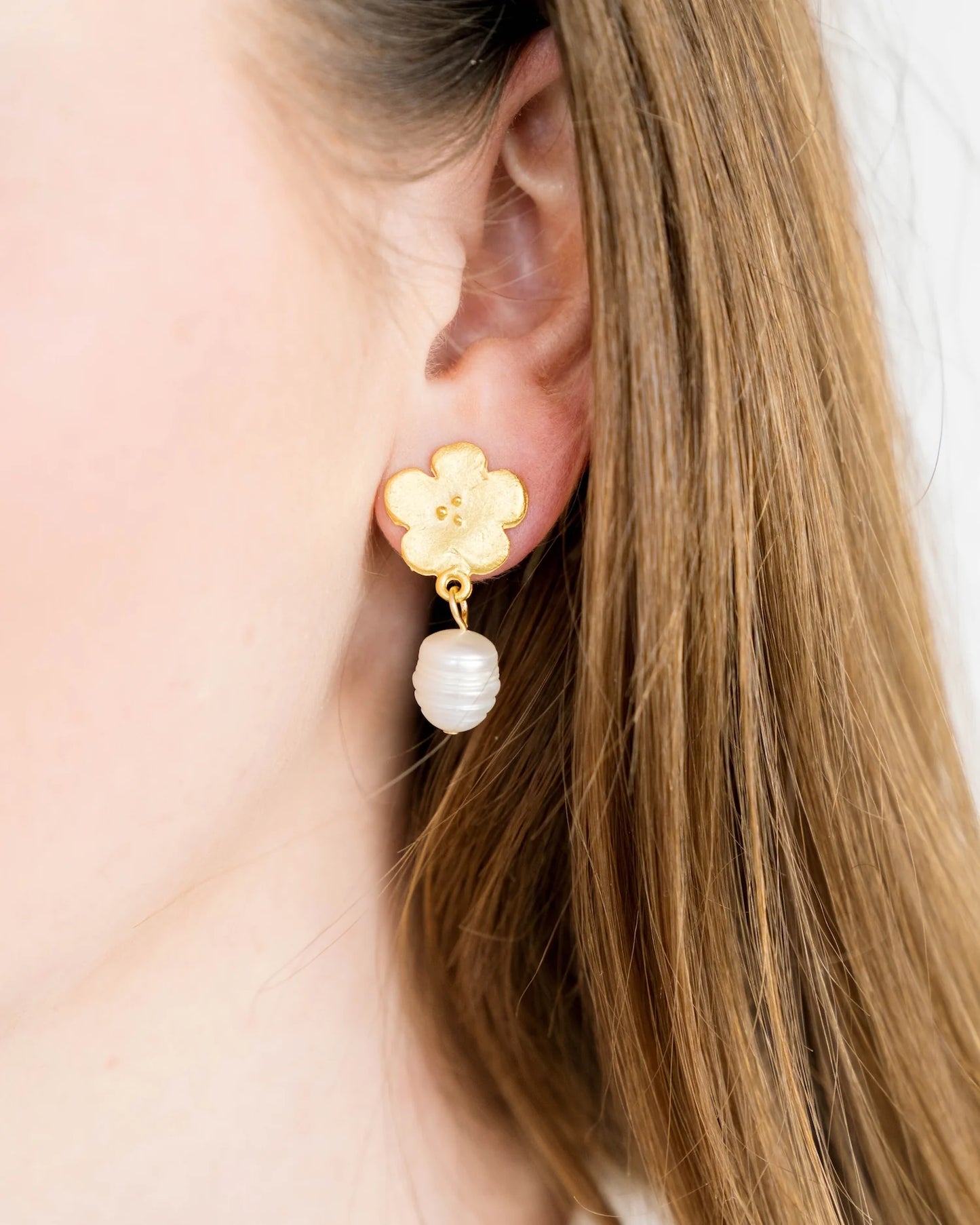 Susan Shaw Poppy Pearl Drop Earrings