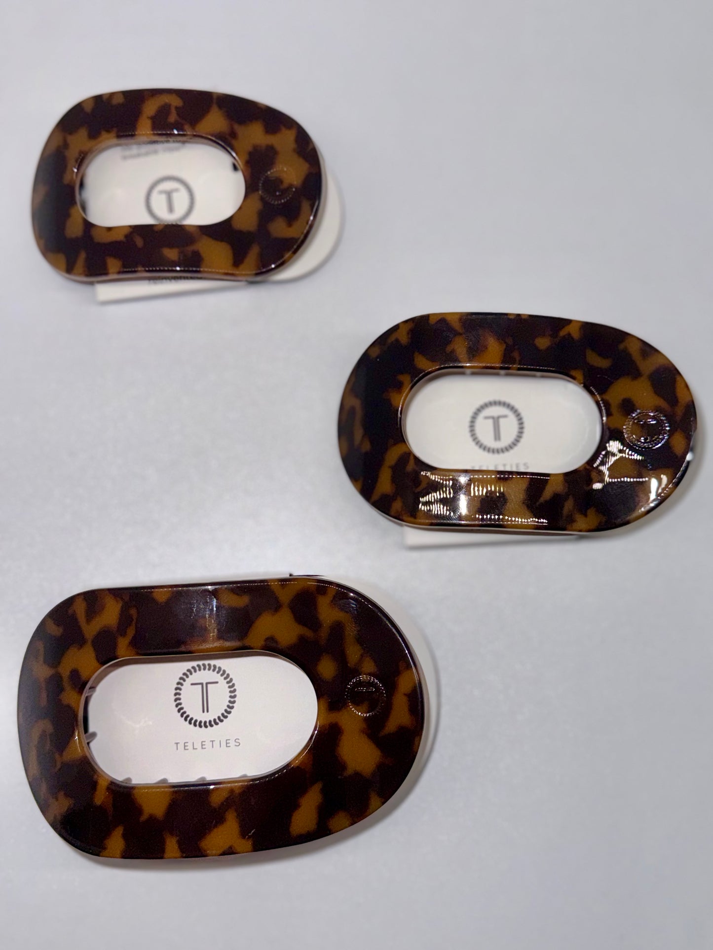 Teleties Flat Round Hair Clip Tortoise