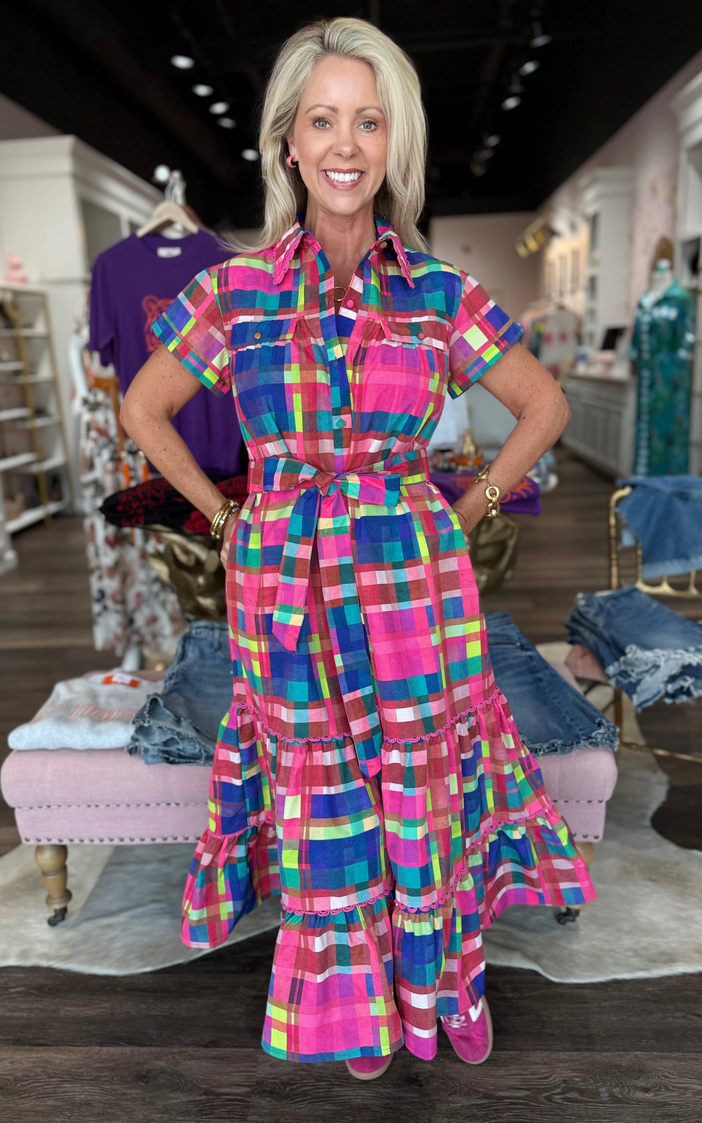 rachel green gingham dress Rachel in The One with the Thumb #FriendsTVShow #RachelGreen