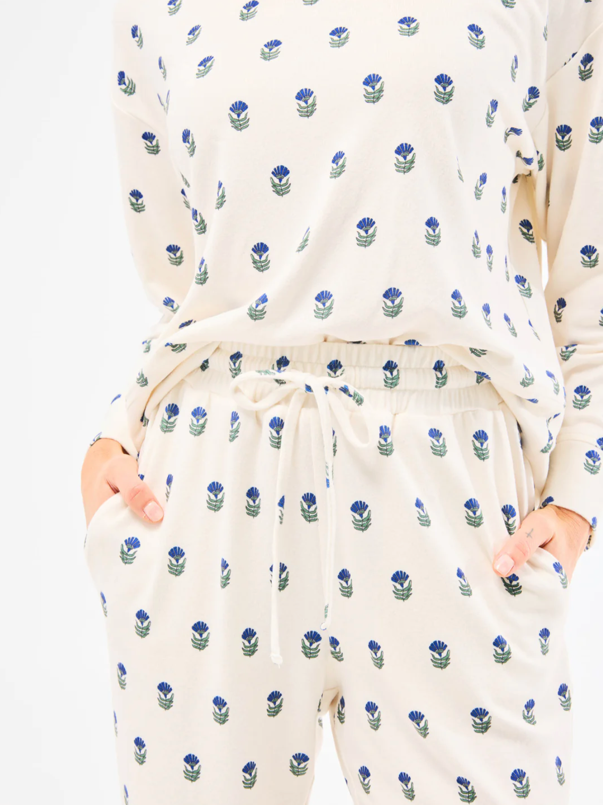 Mary Square Women's Jogger Pajama Set Floral Foulard Navy