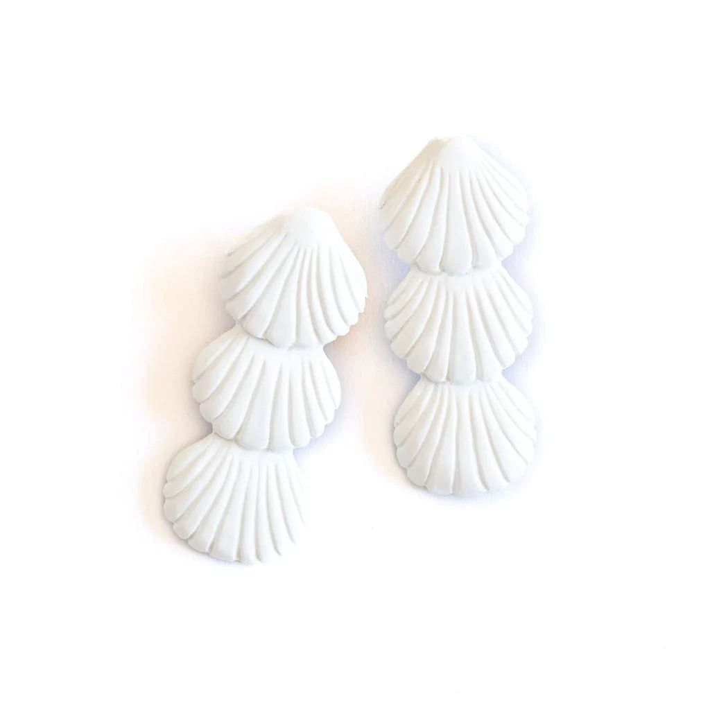 Sunshine Tienda Sugar Cane Seashell Earrings